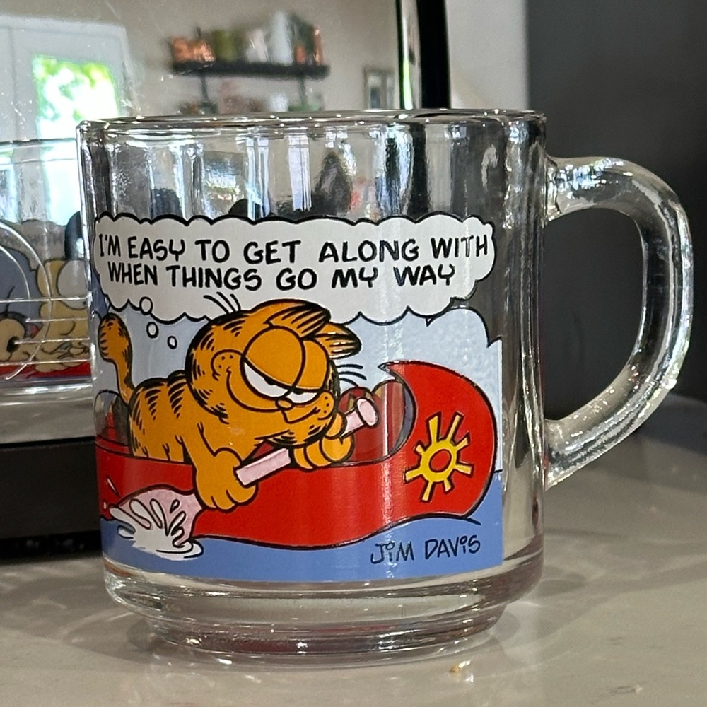Vintage 1978 Garfield Glass Mug with Red Canoe Design